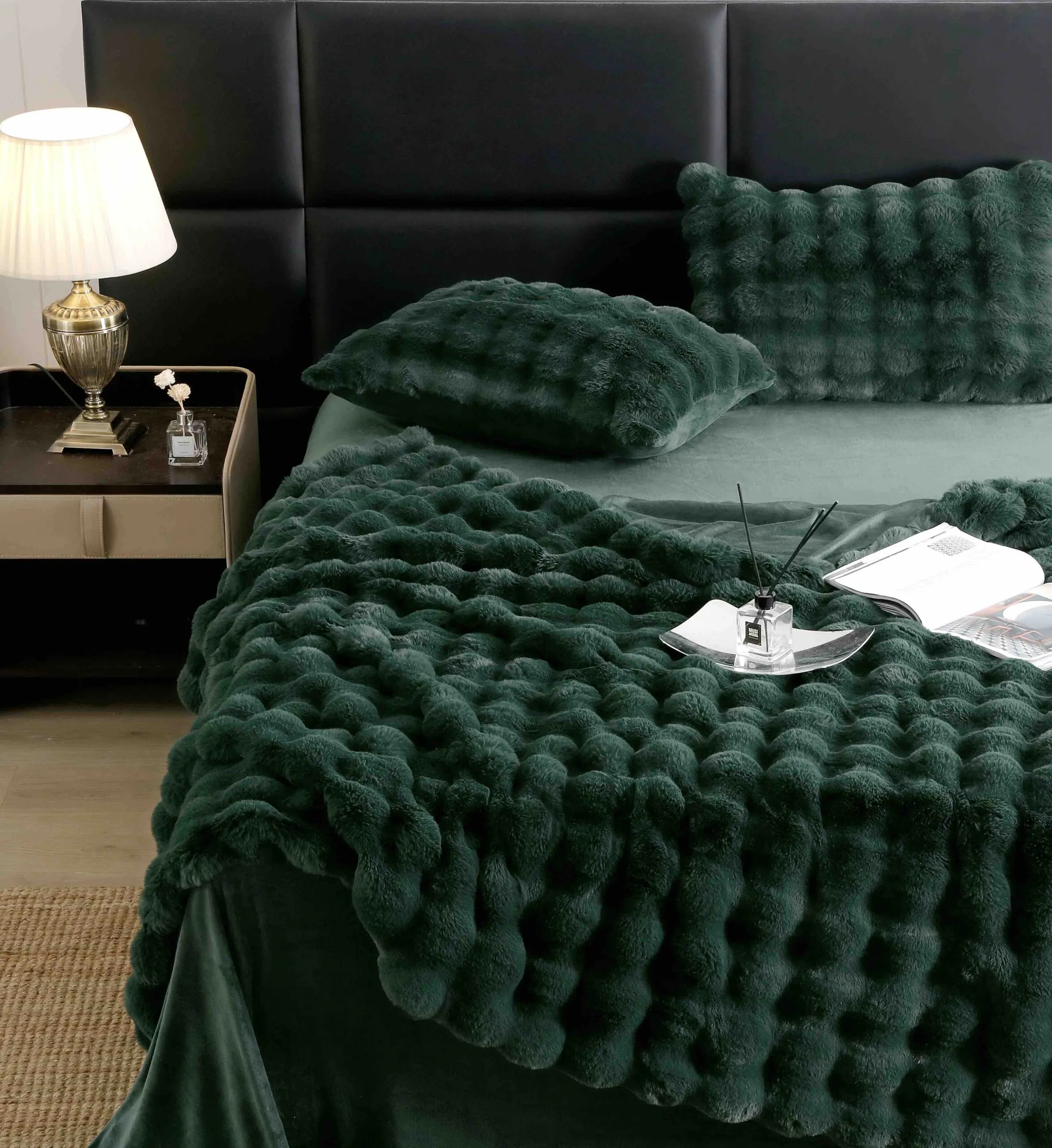 Lenjerie pat dublu Blanita de Iepure 6 Piese LBI-Verde Lenjerie pat dublu Blanita de Iepure 6 Piese LBI-Verde