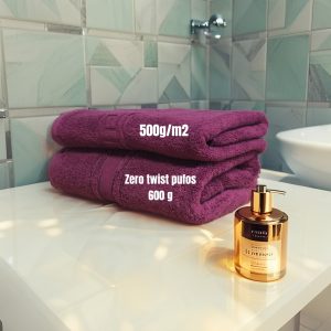 Prosop Pufos de Lux 70×130cm, 100% Bumbac Pieptanat, Zero Twist, 650 g/mp-Burgundy Prosop Pufos de Lux 70×130cm, 100% Bumbac Pieptanat, Zero Twist, 650 g/mp-Burgundy