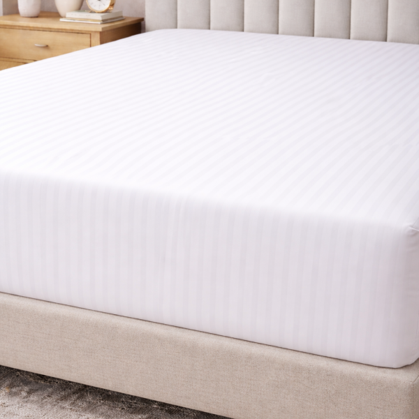 Cearceaf pat cu elastic 140x200cm Damasc Bumbac dunga 1 cm
