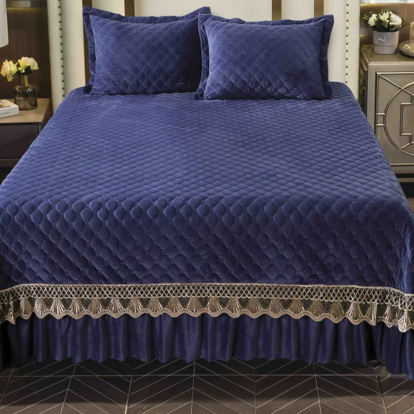 Set Cuvertura catifea 230x250cm 3 piese cu broderie Albastru + 2 fete perna