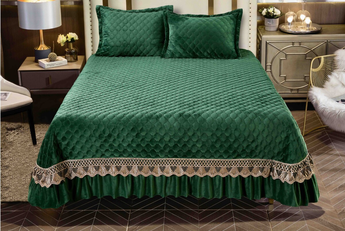 Set Cuvertura catifea 230x250cm 3 piese cu broderie Verde + 2 fete perna