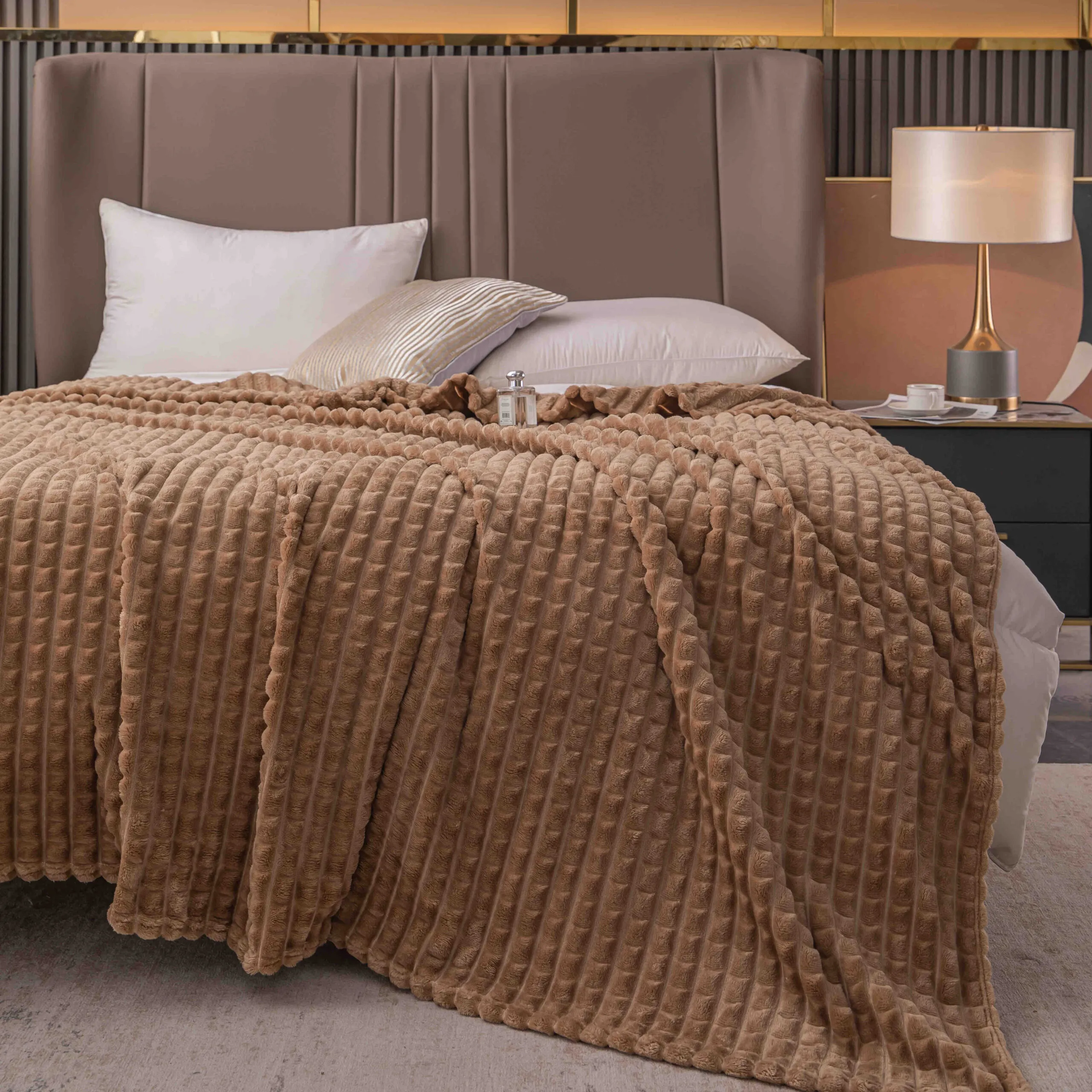 NZTv39mQT2gbMP54NcE-scaled Patura Cocolino Pufoasa 200x230cm JPCG-Maro - imagine 1