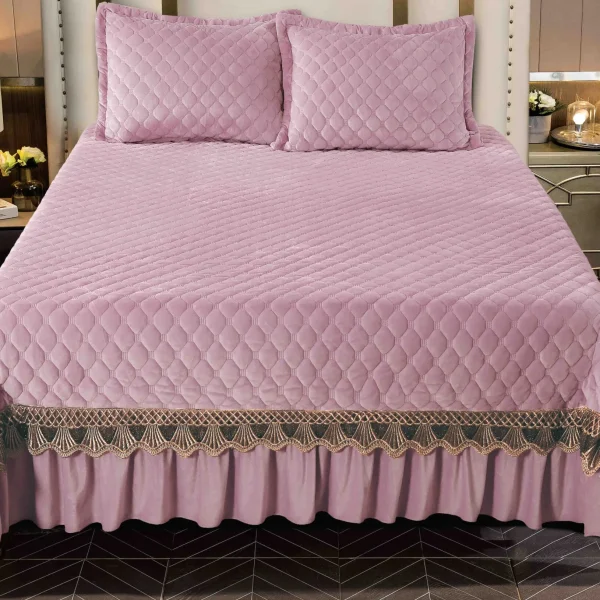 Set Cuvertura catifea 230x250cm 3 piese cu broderie Lila + 2 fete perna