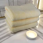 Set 3 Prosoape de Lux 70×130cm 100% Bumbac Pieptanat 650 g/mp-Ivory