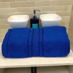 Prosop Pufos de Lux 50×90cm, 100% Bumbac Pieptanat, Zero Twist, 600 g/mp-Royal Blue