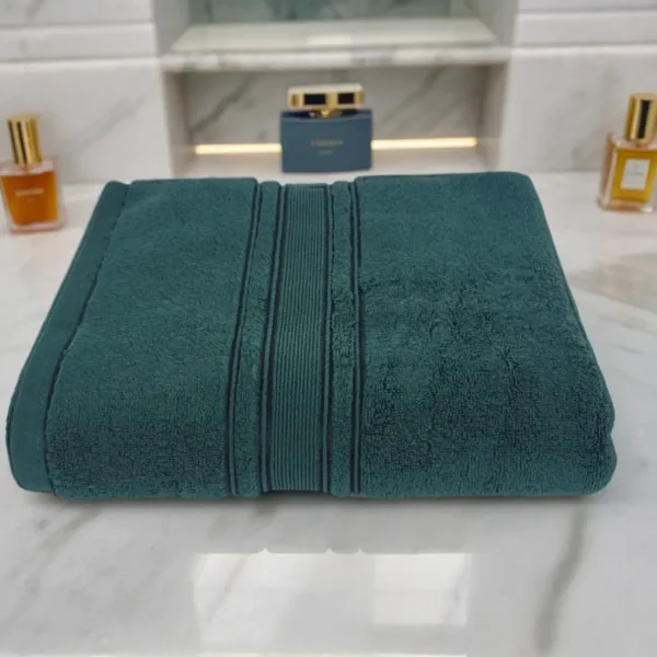 Prosop Pufos de Lux 50×90cm, 100% Bumbac Pieptanat, Zero Twist, 600 g/mp-Verde Petrol