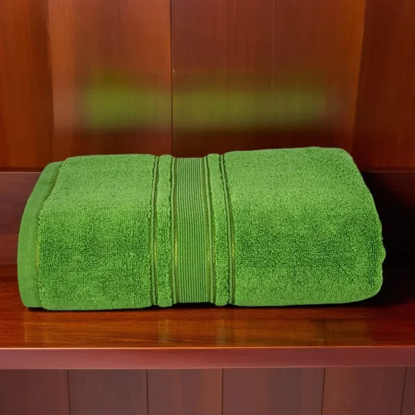Prosop Pufos de Lux 70×130cm, 100% Bumbac Pieptanat, Zero Twist, 600 g/mp-Verde