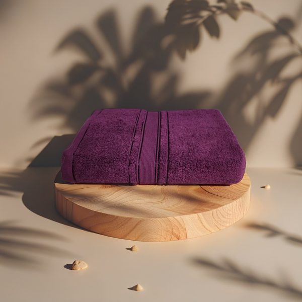 Prosop Pufos de Lux 70×130cm, 100% Bumbac Pieptanat, Zero Twist, 650 g/mp-Burgundy