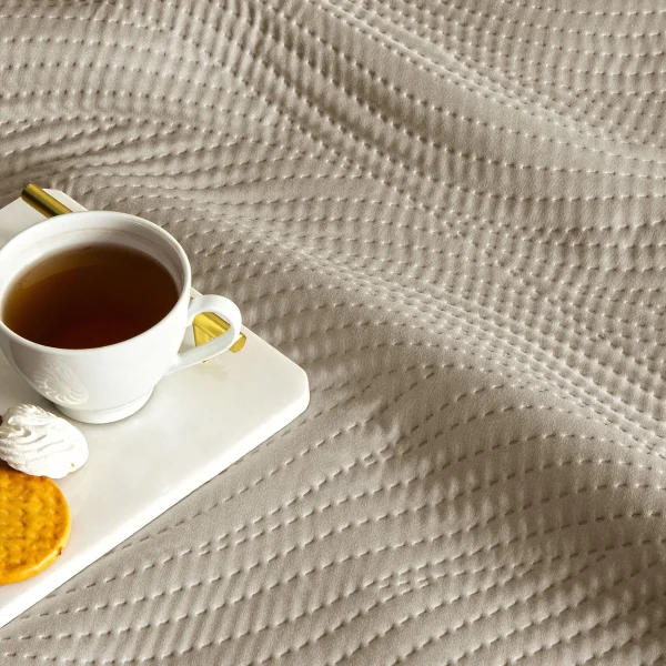 Cuvertura pat matlasata TAC DELUXE pentru 2 persoane Harlo Tas ,250 x 260 cm