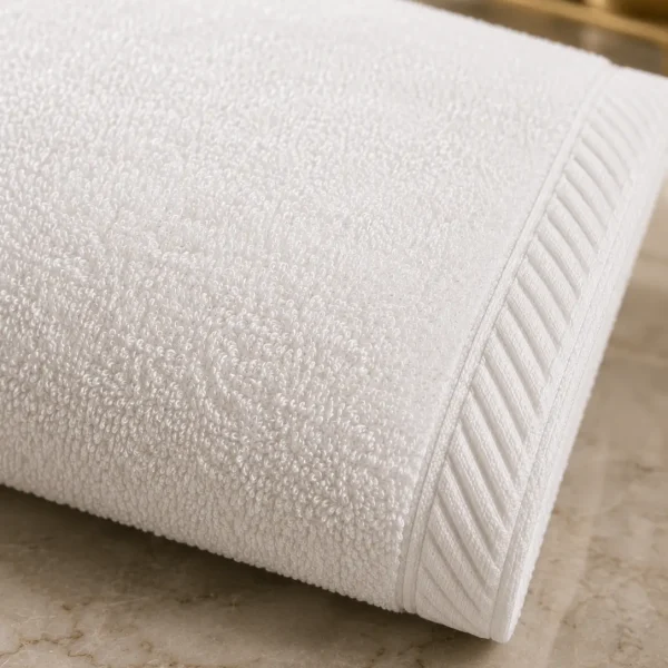 Prosop Hotelier de Lux 50x90 cm 100% Bumbac Pieptanat 600 g/mp Alb optic